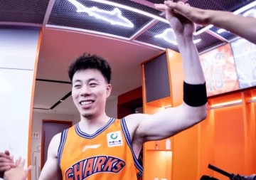 九游娱乐-生涯第四冠！张镇麟职业生涯6个赛季5进总决赛，其中4次夺冠